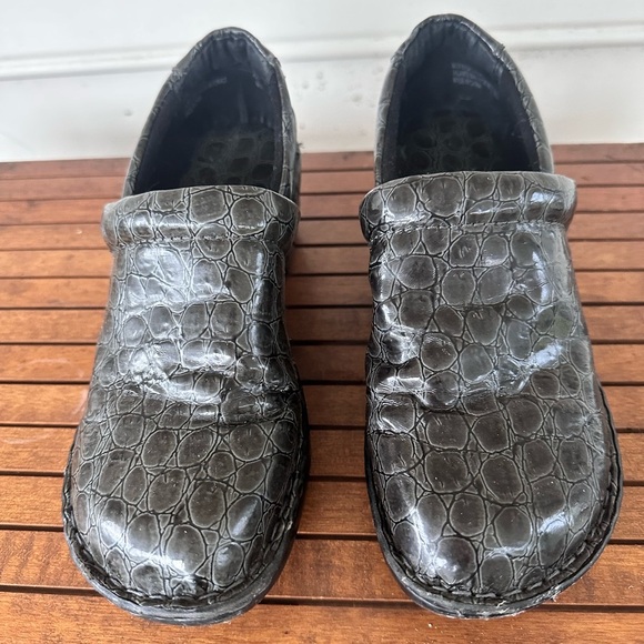 B.O.C. Women’s fall and winter clog shoes size 8.5 - Picture 2 of 12